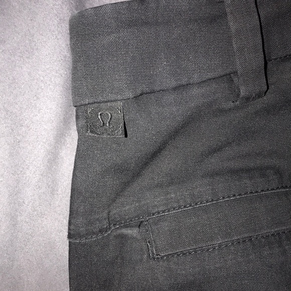 Lululemon men’s Commission pant - navy blue - Picture 4 of 4